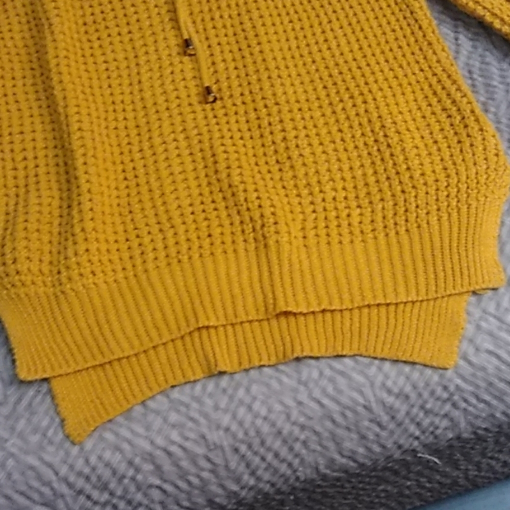 Sweater - Picture 5 of 6